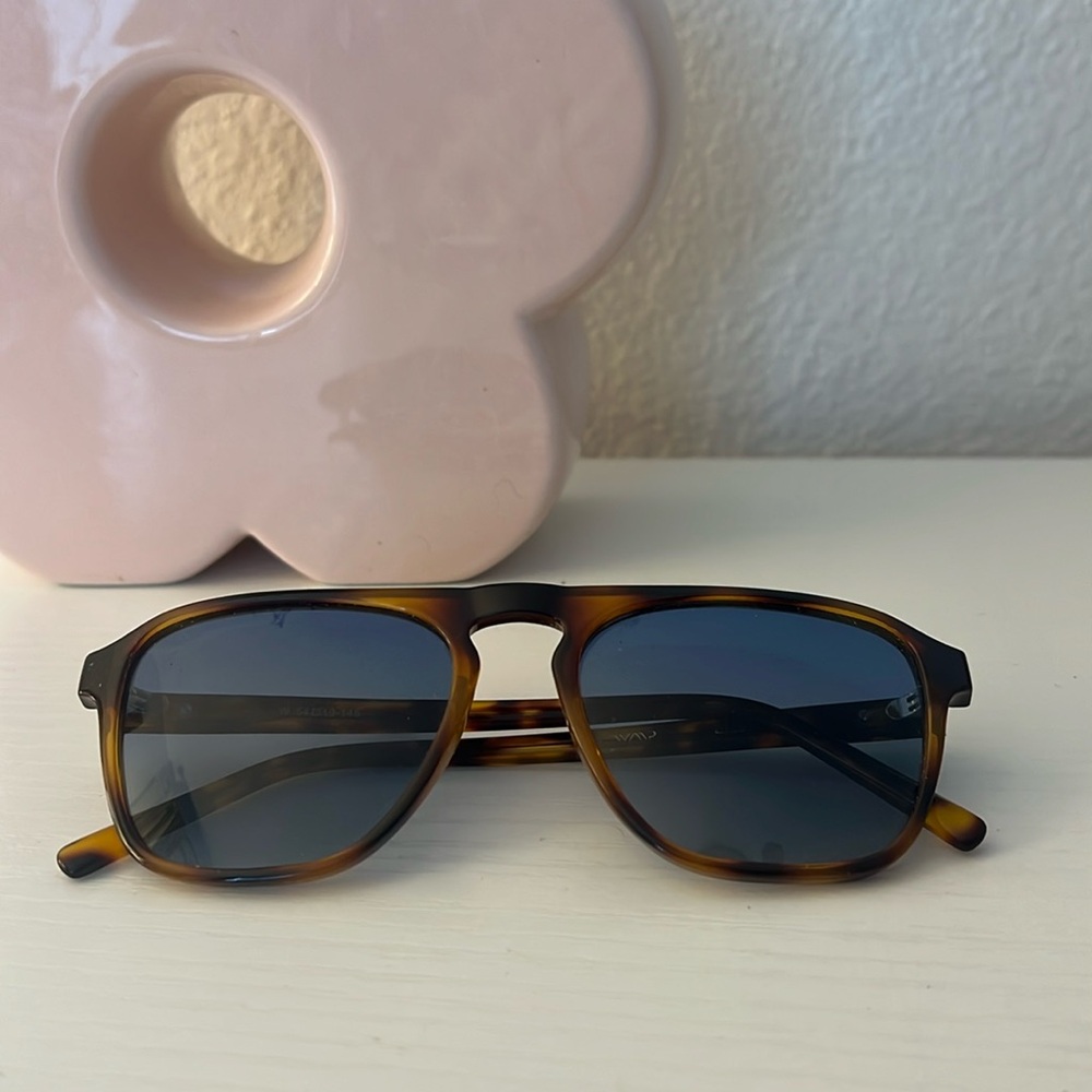 Wmp tortoise sunglasses